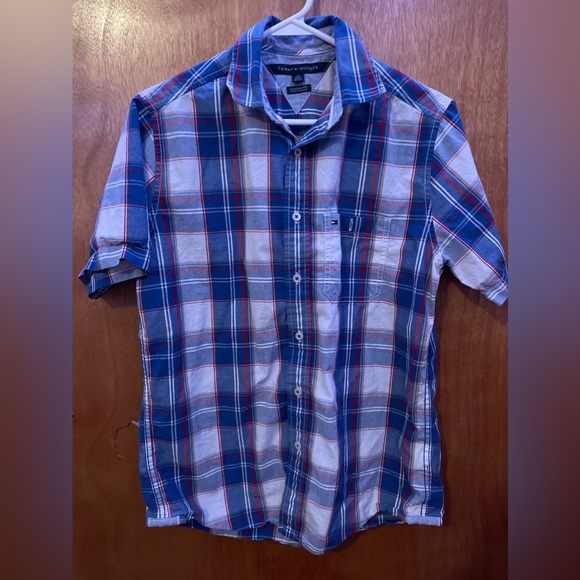 Tommy Hilfiger button up - Picture 2 of 3